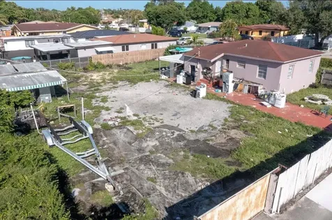 782 E 37th Street Hialeah FL 33013