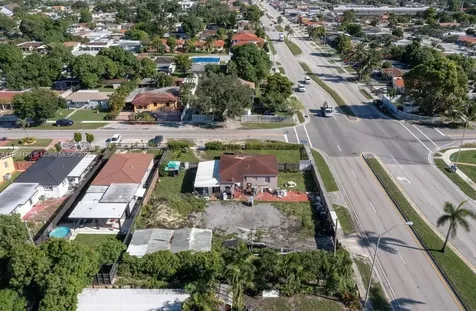 782 E 37th Street Hialeah FL 33013
