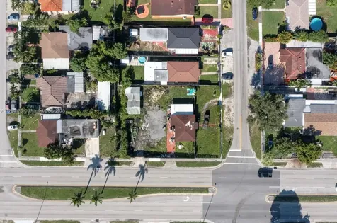 782 E 37th Street Hialeah FL 33013