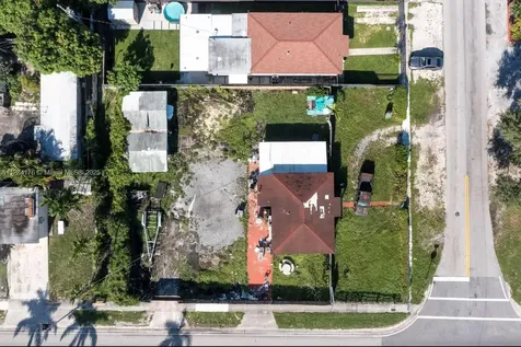 782 E 37th Street Hialeah FL 33013