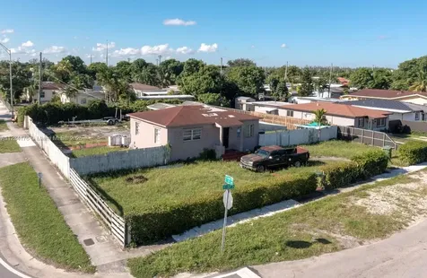 782 E 37th Street Hialeah FL 33013