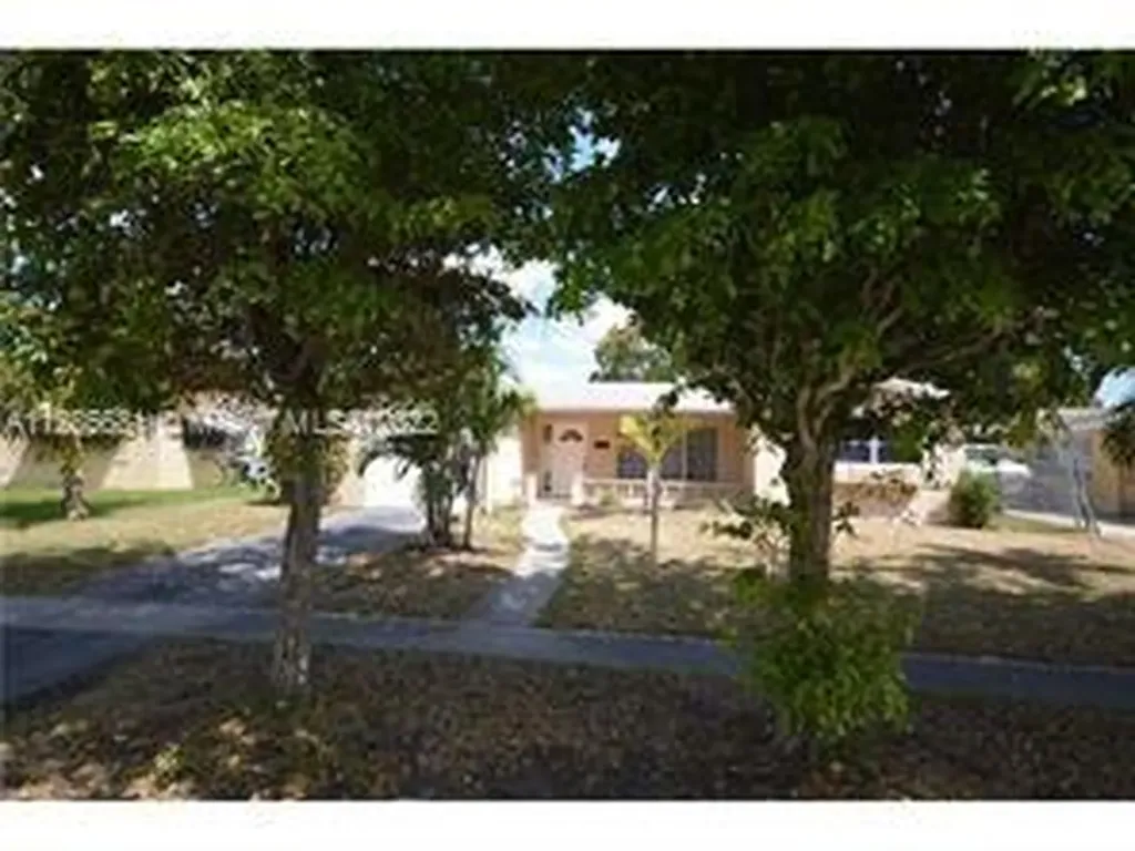 3471 NW 32nd Street Lauderdale Lakes FL 33309