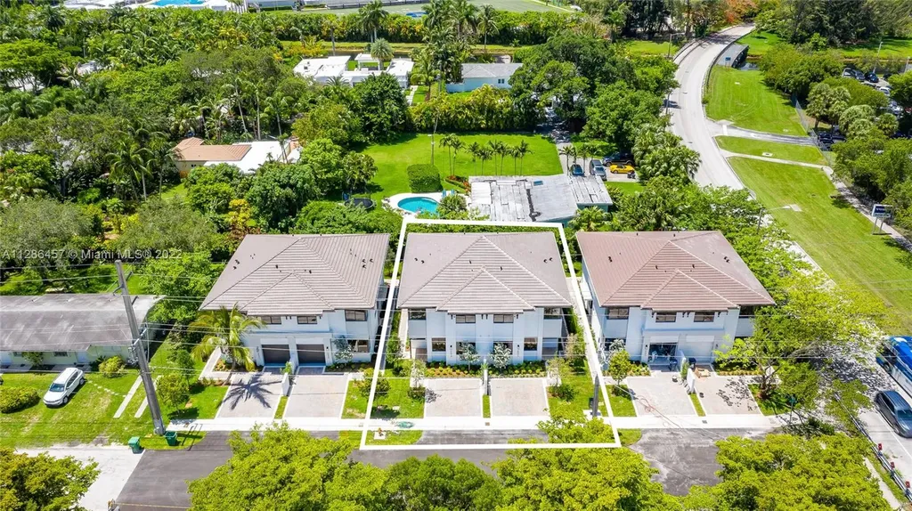 6654-6650 SW 84th Street Miami FL 33143