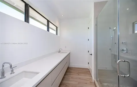 6654-6650 SW 84th Street Miami FL 33143