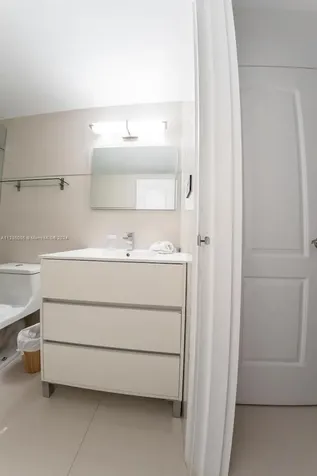 5601 Collins Avenue Miami Beach FL 33140