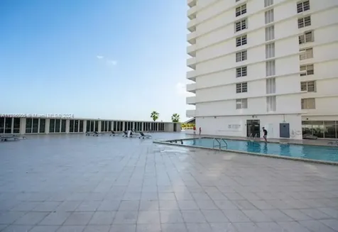 5601 Collins Avenue Miami Beach FL 33140