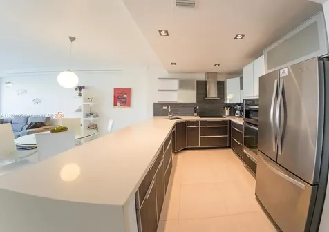 5601 Collins Avenue Miami Beach FL 33140