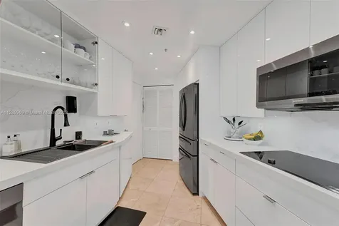 848 Brickell Key Drive Miami FL 33131