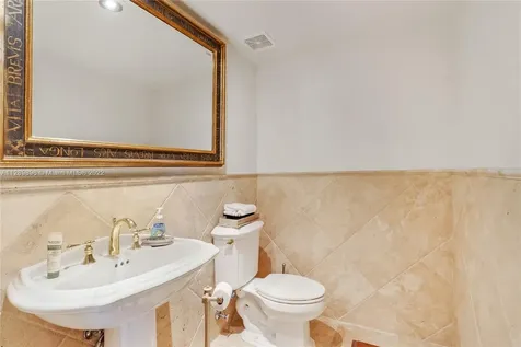 19111 Collins Avenue Sunny Isles Beach FL 33160