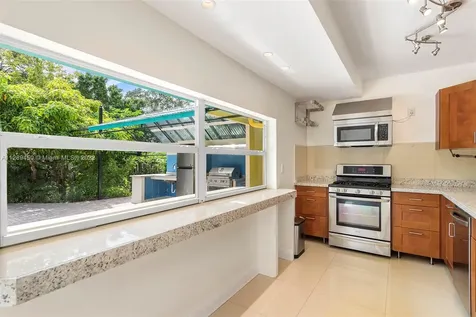 8600 SW 107th Street Miami FL 33156