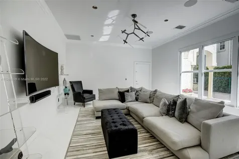 3852 NE 199th Terrace Aventura FL 33180