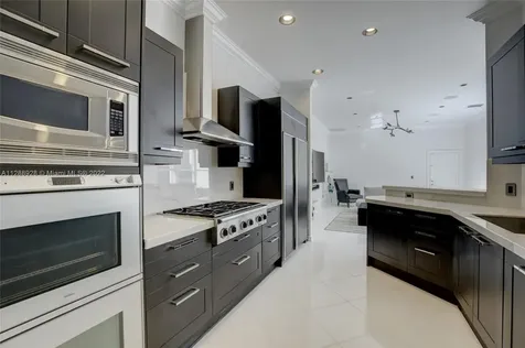 3852 NE 199th Terrace Aventura FL 33180