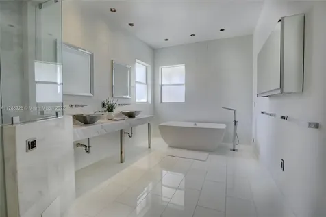 3852 NE 199th Terrace Aventura FL 33180