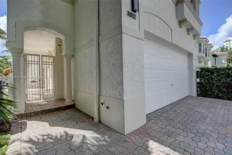 3852 NE 199th Terrace Aventura FL 33180