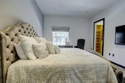 3852 NE 199th Terrace Aventura FL 33180
