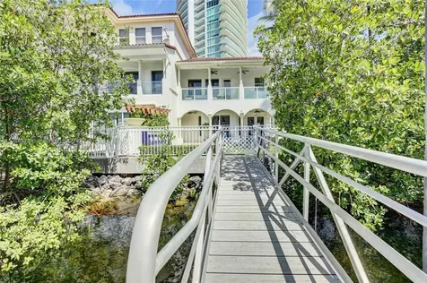3852 NE 199th Terrace Aventura FL 33180
