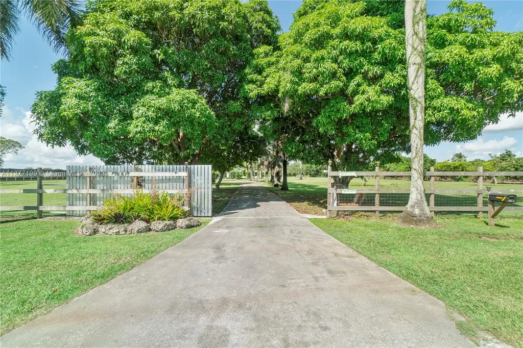 25950 SW 187 Avenue Homestead FL 33031