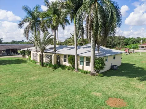 25950 SW 187 Avenue Homestead FL 33031