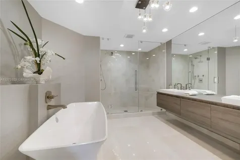 17111 Biscayne Boulevard North Miami Beach FL 33160