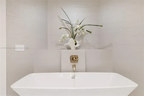 17111 Biscayne Boulevard North Miami Beach FL 33160