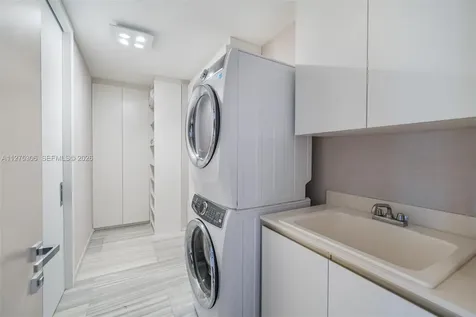 18975 E Collins Avenue Sunny Isles Beach FL 33160