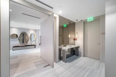 18975 E Collins Avenue Sunny Isles Beach FL 33160