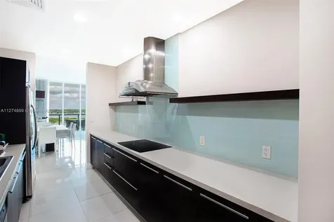 7928 East Drive North Bay Village FL 33141