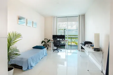 7928 East Drive North Bay Village FL 33141