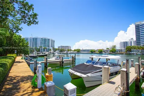 7928 East Drive North Bay Village FL 33141