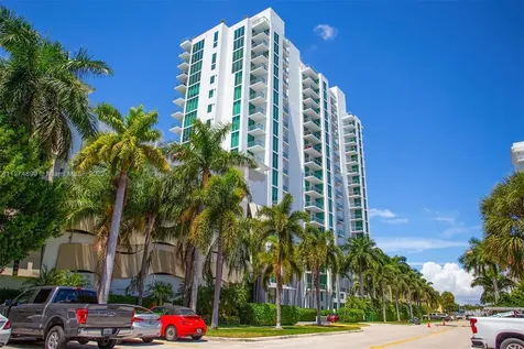 7928 East Drive North Bay Village FL 33141
