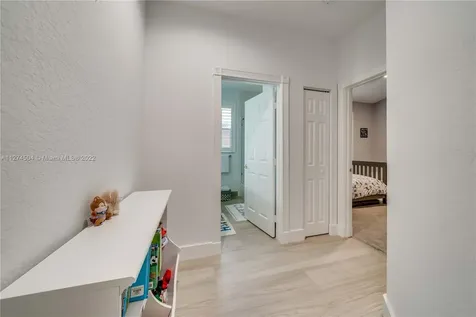 4023 W Lake Estates Drive Davie FL 33328