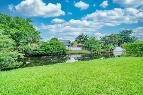 4023 W Lake Estates Drive Davie FL 33328