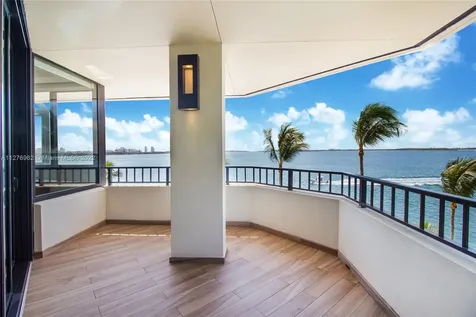 520 Brickell Key Drive Miami FL 33131