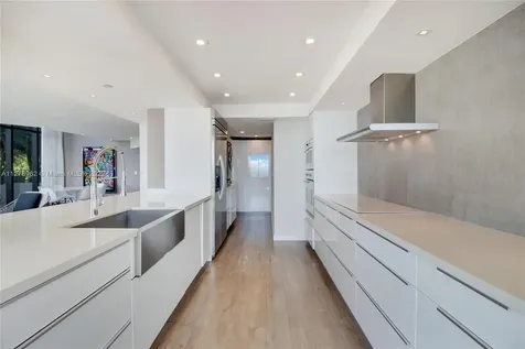 520 Brickell Key Drive Miami FL 33131
