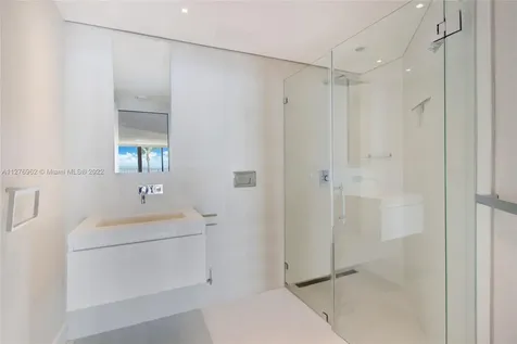 520 Brickell Key Drive Miami FL 33131