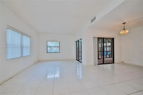 525 Racquet Club Road Weston FL 33326