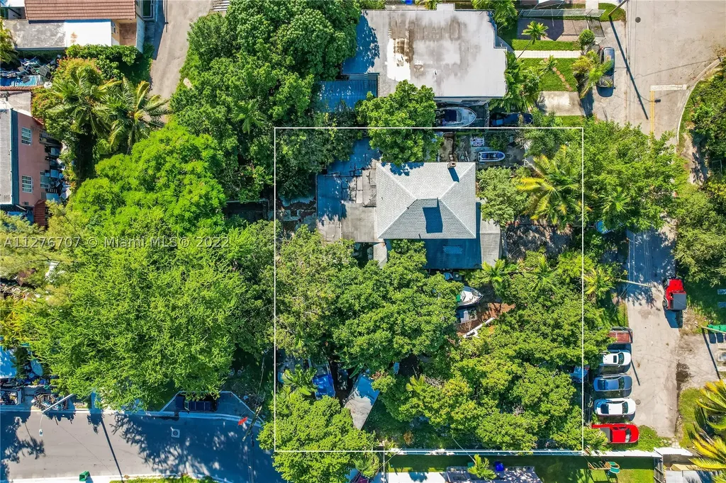3088 SW 4th Street Miami FL 33135