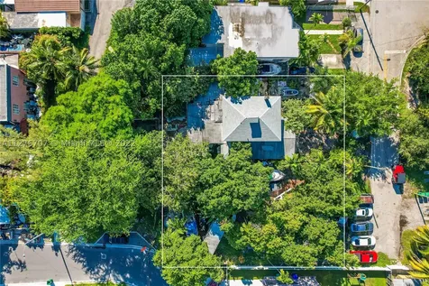 3088 SW 4th Street Miami FL 33135