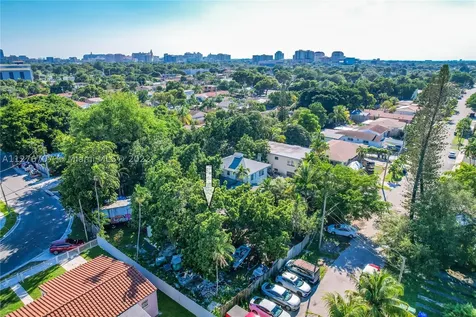 3088 SW 4th Street Miami FL 33135