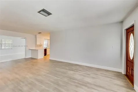7421 NW 70th Avenue Tamarac FL 33321