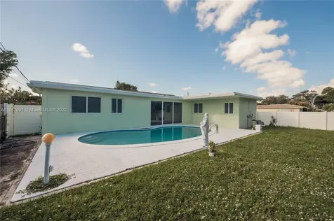 4323 Van Buren Street Hollywood FL 33021