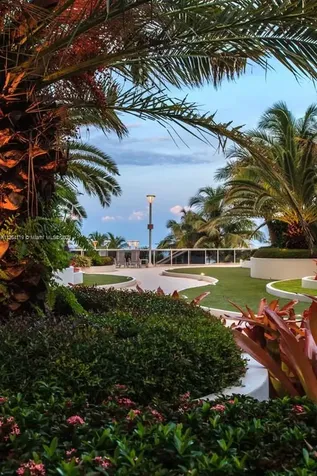 100 Lincoln Road Miami Beach FL 33139