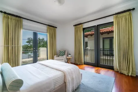5275 Hammock Drive Coral Gables FL 33156