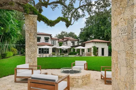5275 Hammock Drive Coral Gables FL 33156