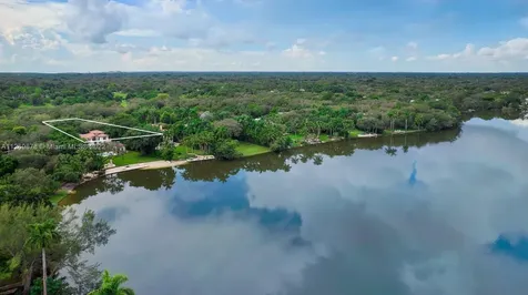 5275 Hammock Drive Coral Gables FL 33156