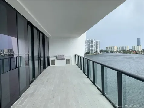 5500 Island Estates Drive Aventura FL 33160