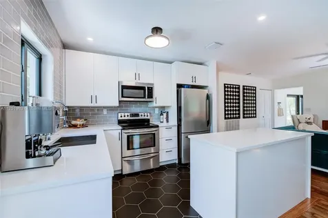 6331 SW 36th Street Miami FL 33155