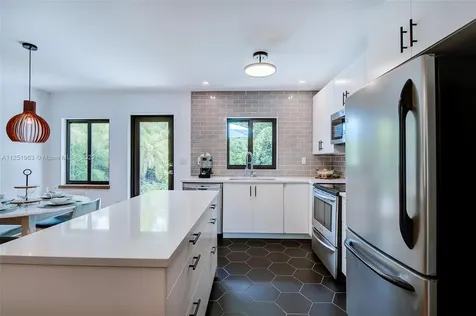 6331 SW 36th Street Miami FL 33155