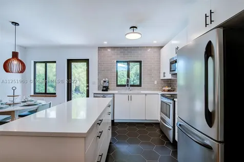6331 SW 36th Street Miami FL 33155