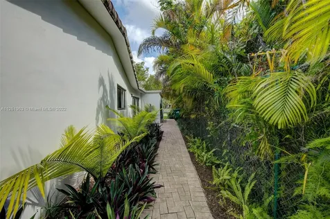 6331 SW 36th Street Miami FL 33155
